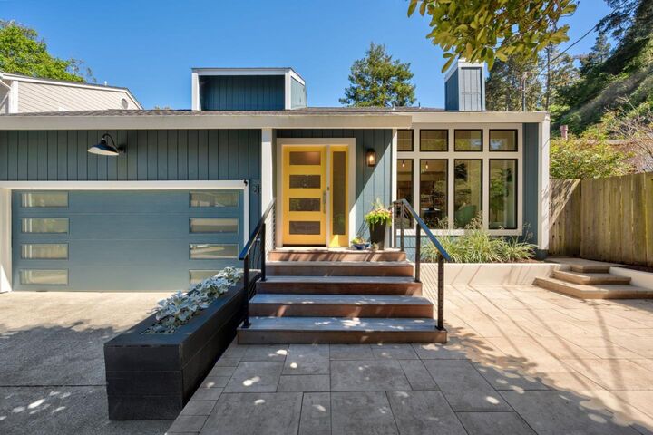 Property Photo:  215 Nataqua Avenue  CA 94044 