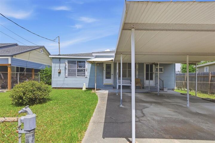 Property Photo:  903 14th Street  LA 70601 