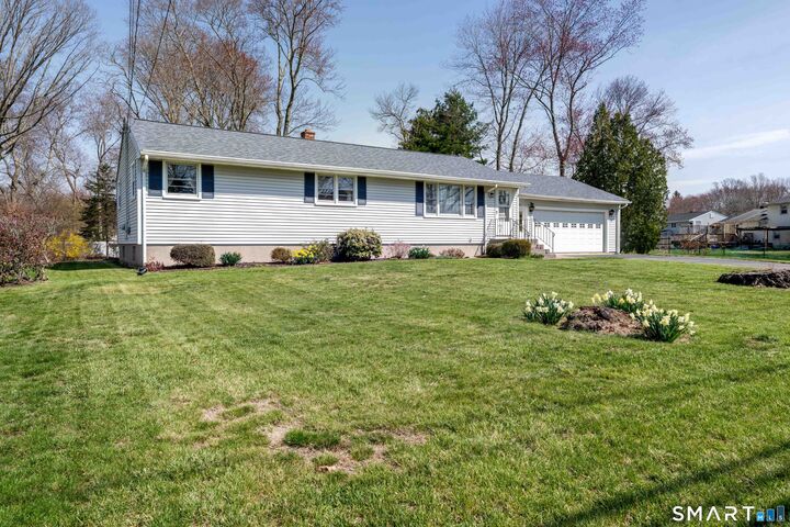 Property Photo:  6 Red Brick Lane  CT 06473 