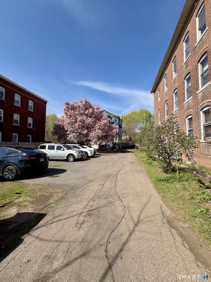 Property Photo:  282 High Street  CT 06051 