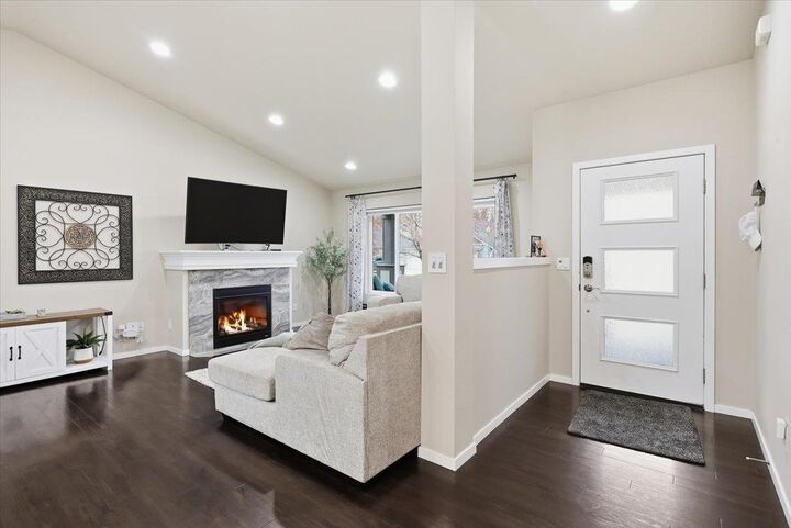 Property Photo:  6831 S Blackwing Ct  WA 99224 