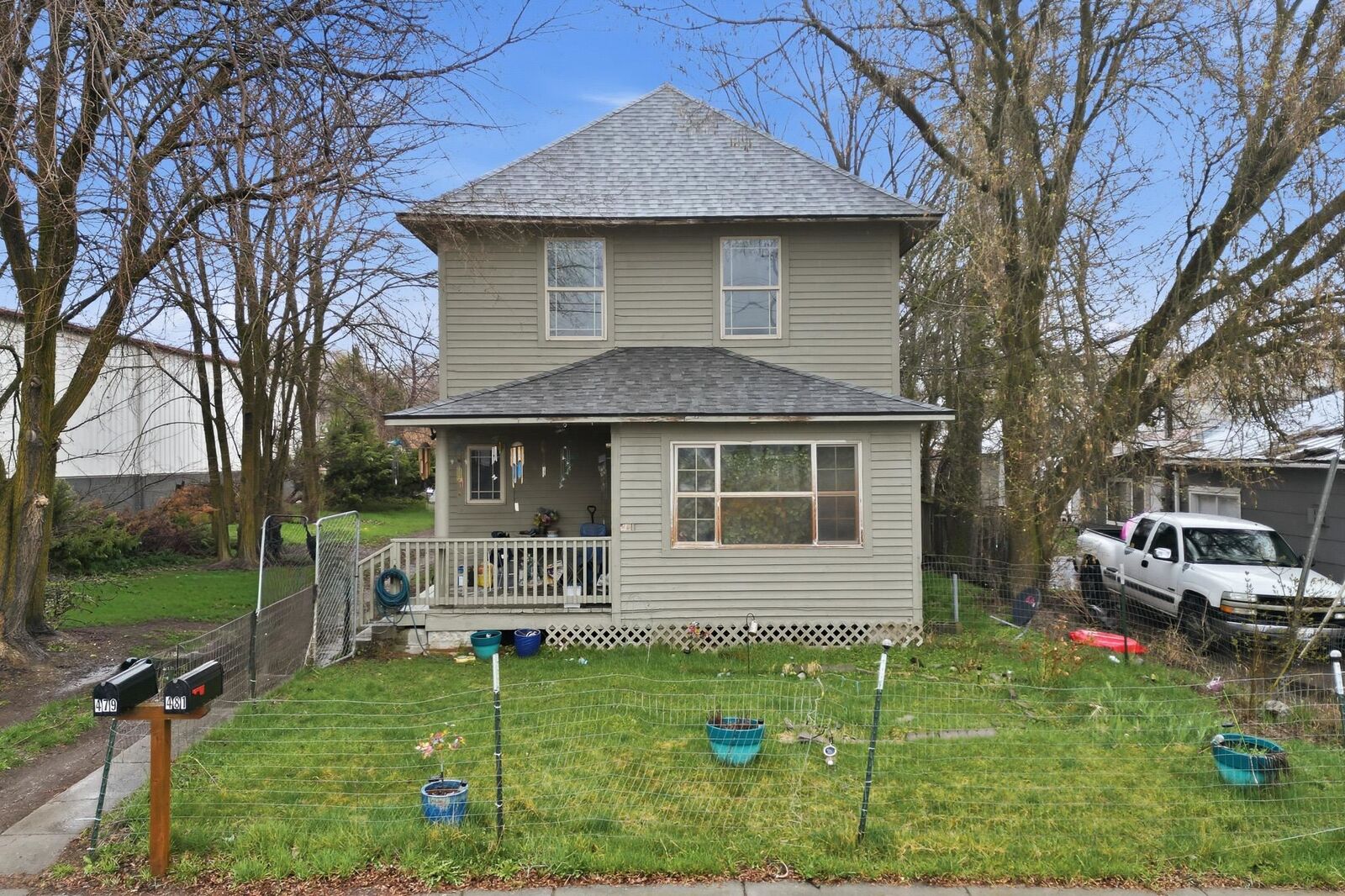 Property Photo:  481 S Wynne St  WA 99114 