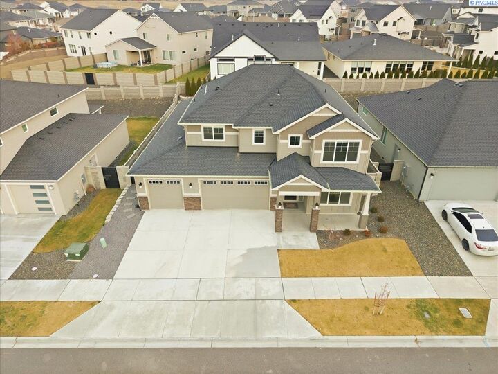 Property Photo:  2560 Rinas Rd  WA 99352 