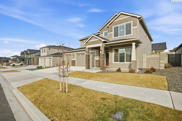 Property Photo: 2560 Rinas Rd WA 99352