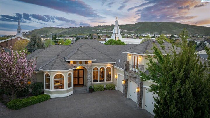 Property Photo: 1799 Silver Court WA 99352