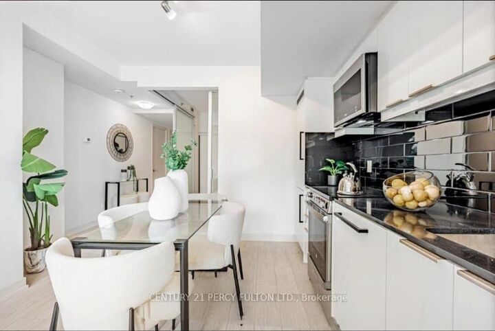 Property Photo:  90 Glen Everest Road 318  ON M1N 1T7 