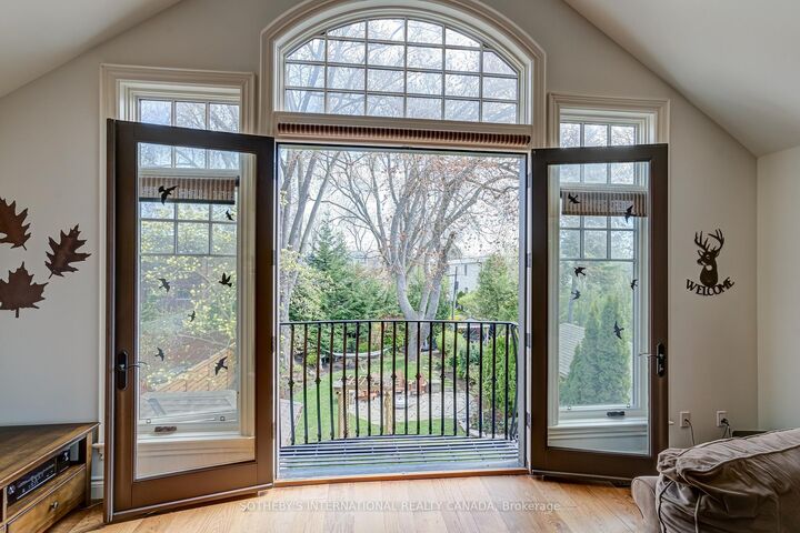 Property Photo: 31 Maple Avenue N ON L5H 2R9