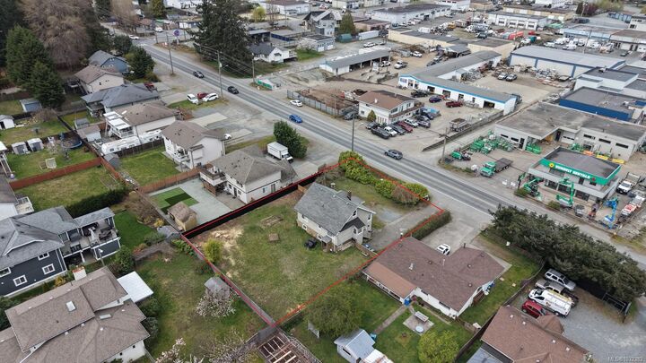 Property Photo: 1713 Northfield Rd BC V9S 3B1