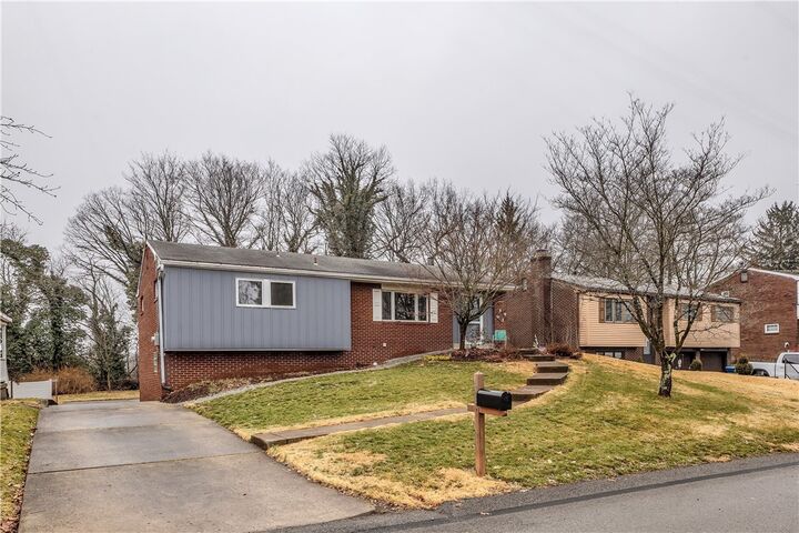 Property Photo:  136 Deerfield Dr  PA 15235 