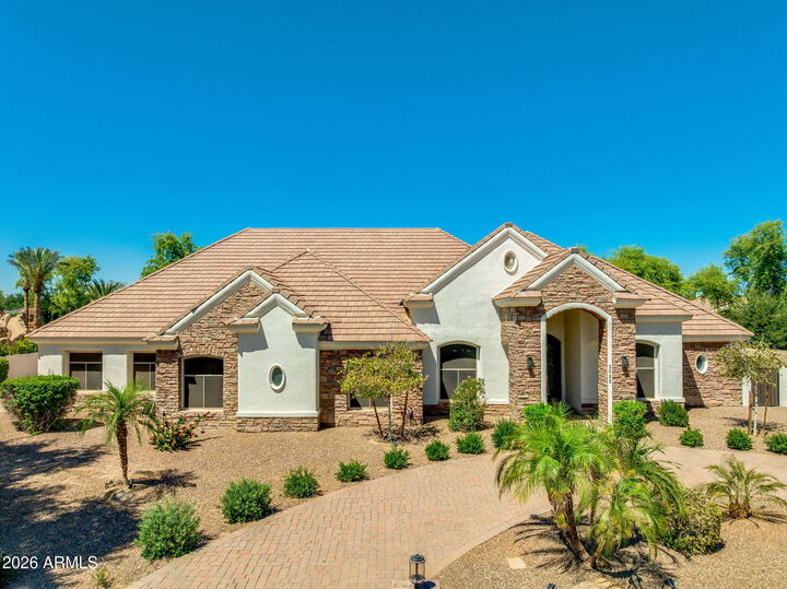 Property Photo:  2082 E Sanoque Boulevard  AZ 85298 