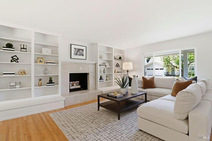 Property Photo:  10 Sonora Way  CA 94925 