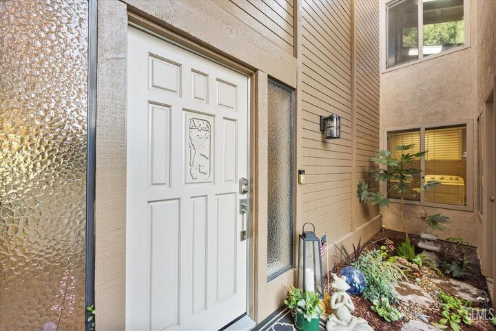 Property Photo:  2000 Ashe Road 2  CA 93309 