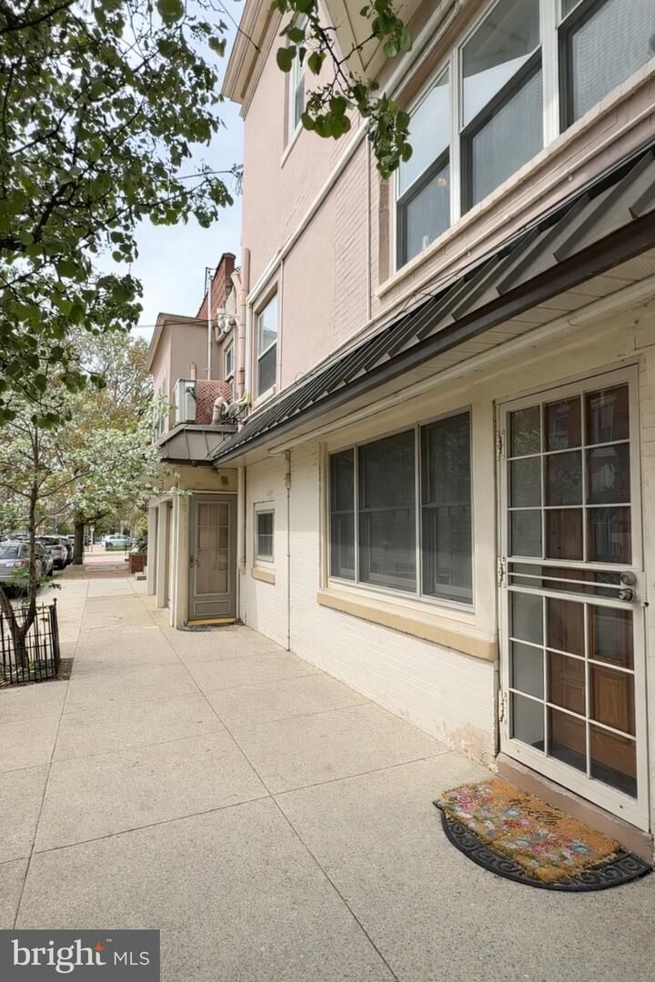 Property Photo:  846 N 27th Street 1  PA 19130 