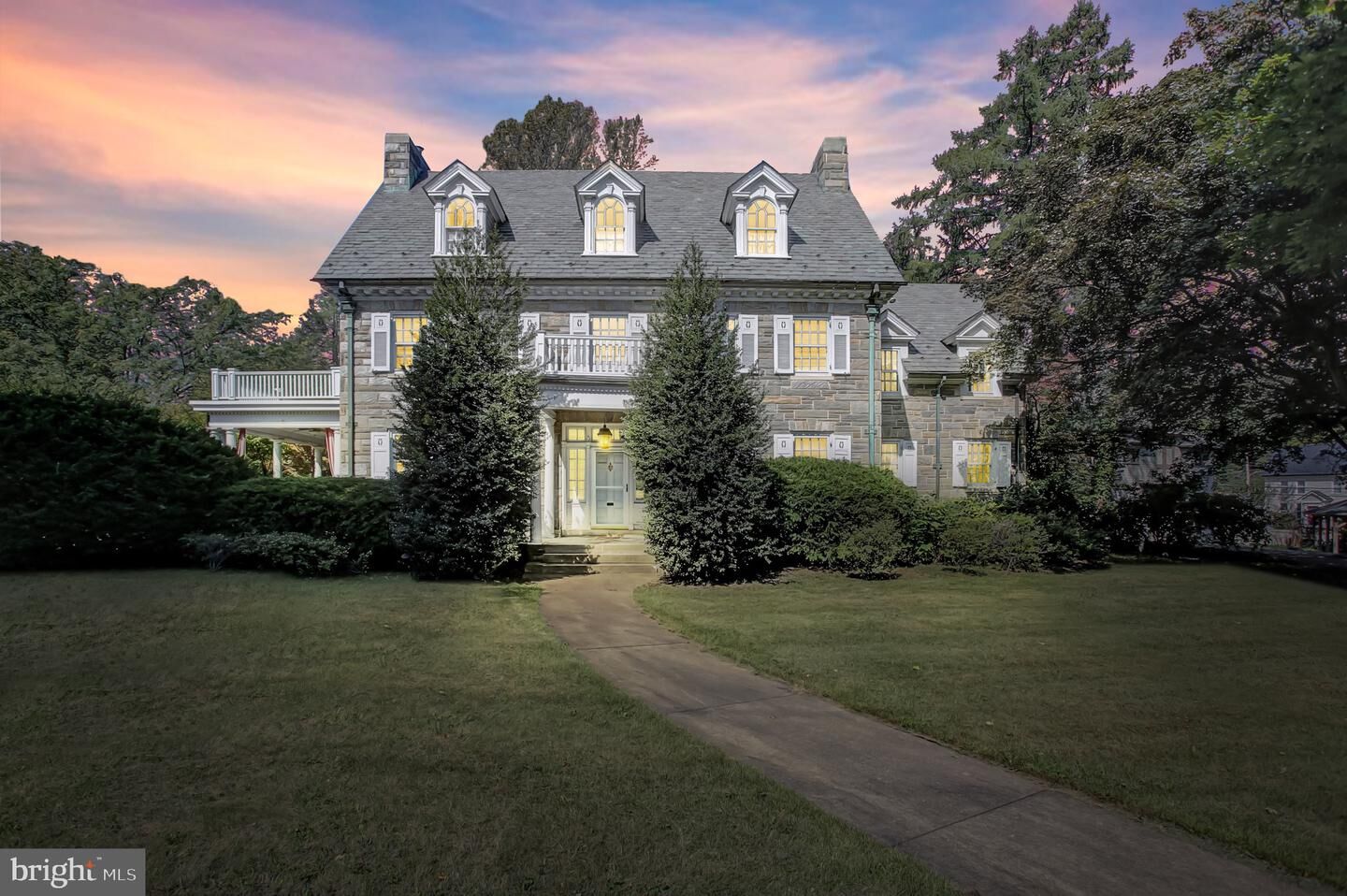 Property Photo:  307 W King Street  PA 17257 