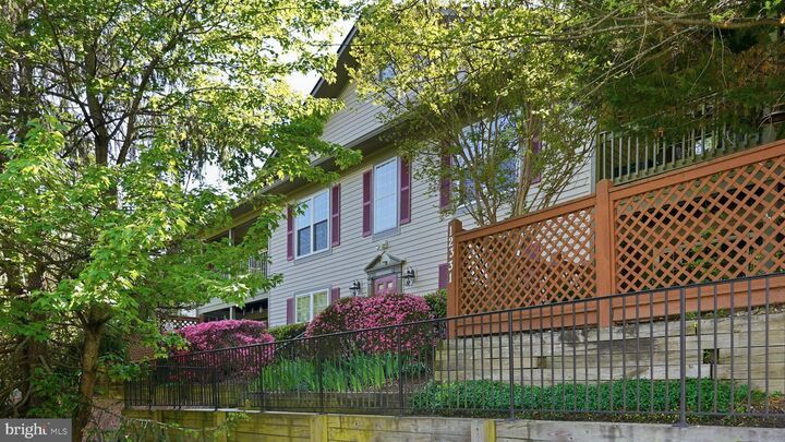 Property Photo:  12333 Wadsworth Way  VA 22192 