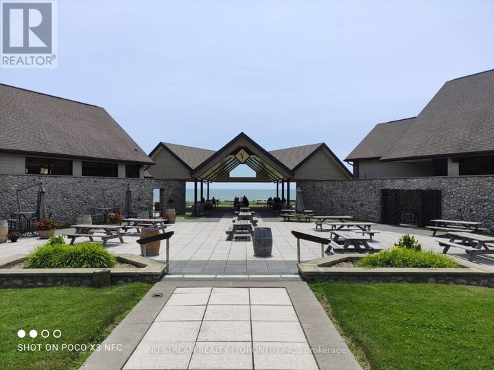 Property Photo:  