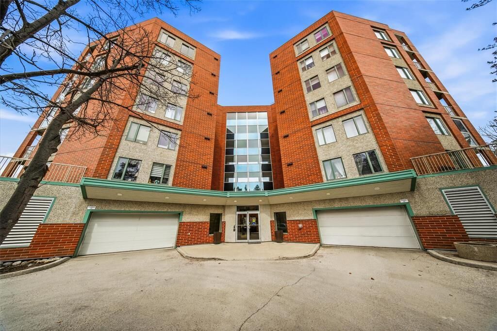 Property Photo:  15 Valhalla Drive  MB R2G 4G8 