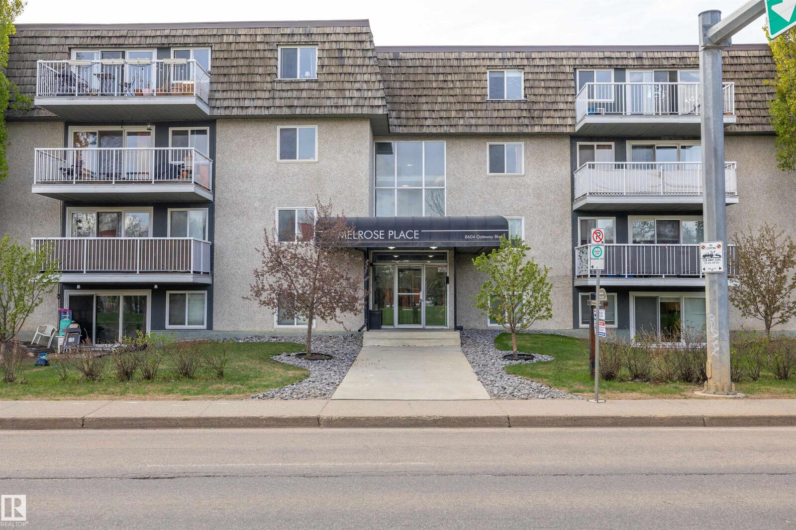 Property Photo: 8604 Gateway Boulevard NW 320 AB T6E 4B6