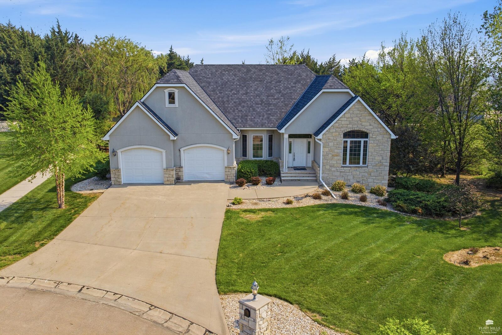 Property Photo: 1105 Wyndham Heights KS 66503