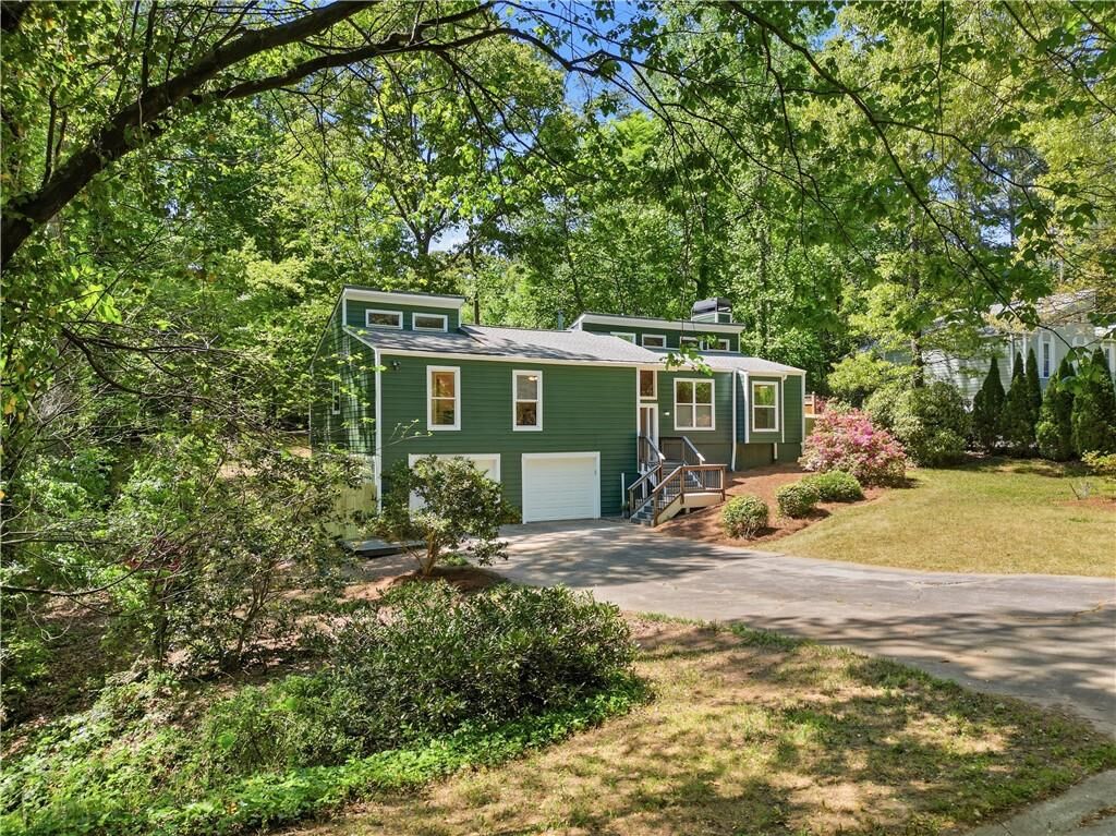 Property Photo:  2530 Kingsley Drive NE  GA 30062 