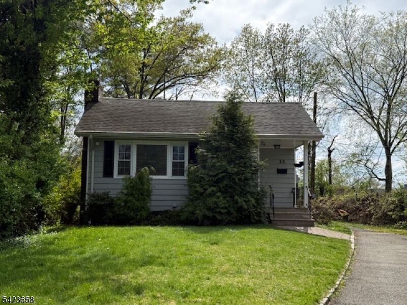 Property Photo:  33 Elm Ave  NJ 07023 