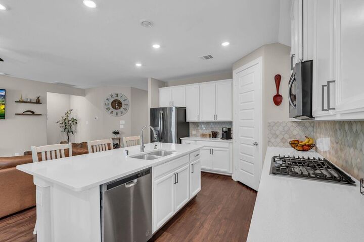 Property Photo:  1917 Canyon Live Oak Street  TX 77304 