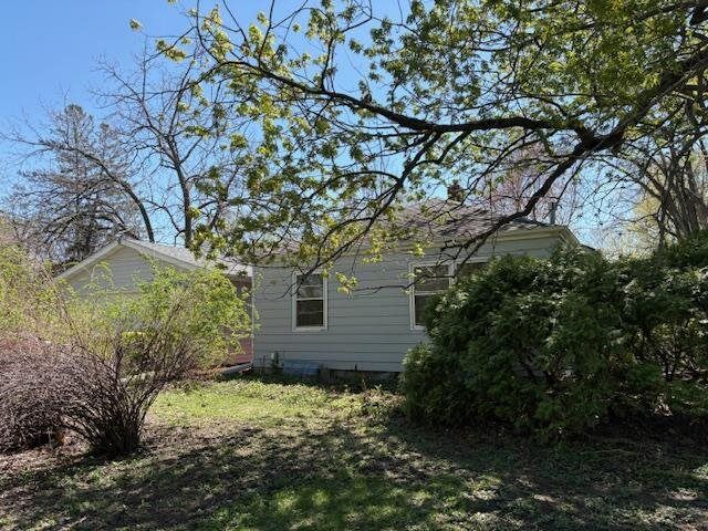 Property Photo:  922 6th Ave  IA 52240-6461 