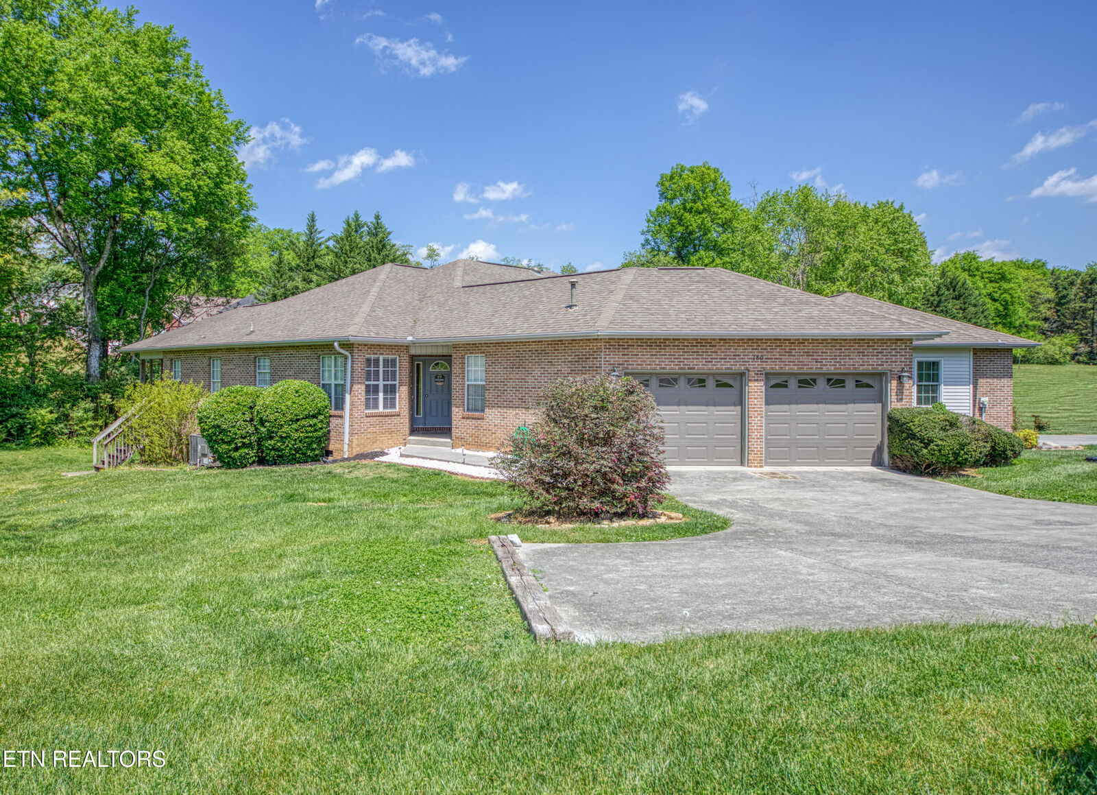 Property Photo:  180 Hidden Oaks Lane  TN 37772 