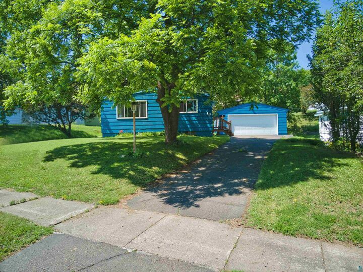Property Photo:  18 Banks Blvd  MN 55614 