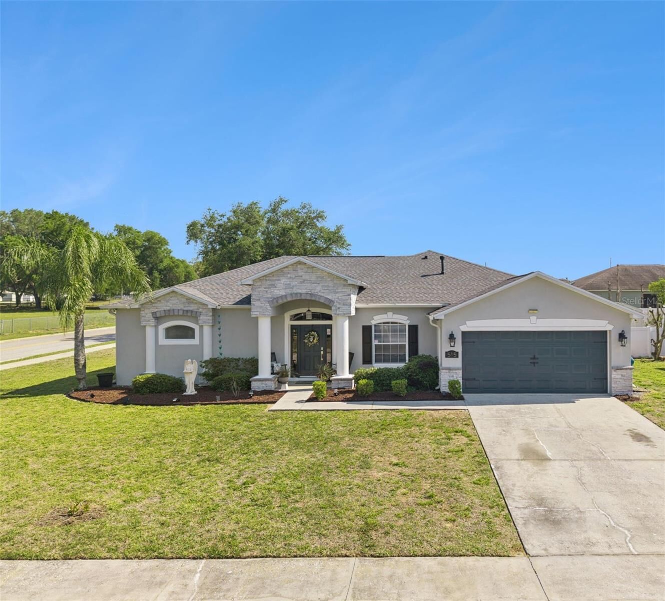 Property Photo:  515 June Avenue  FL 33844 