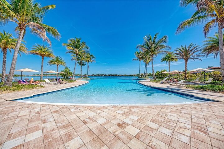Property Photo: 564 Maraviya Boulevard FL 34275