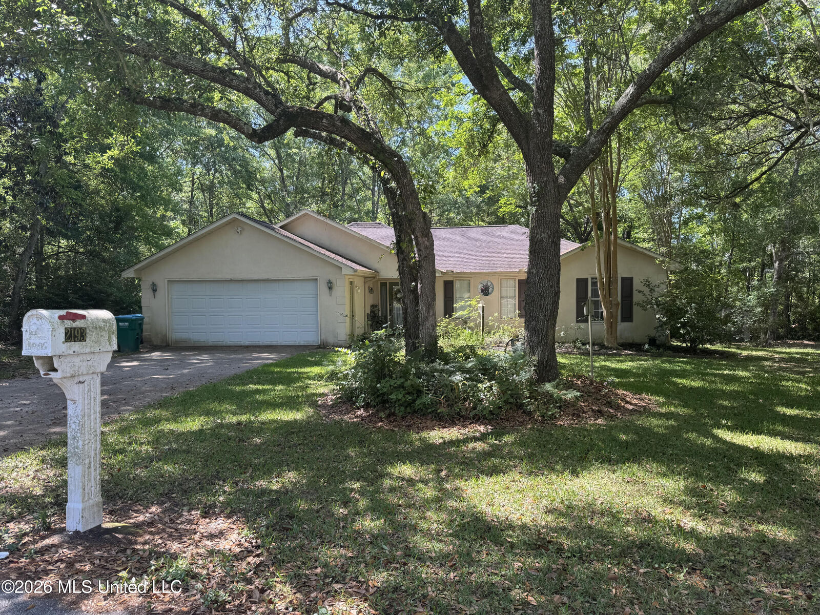 Property Photo:  2193 Bayou View Circle  MS 39553 
