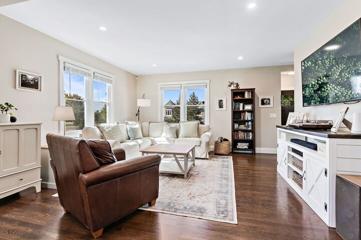 Property Photo:  639 Cumnor Avenue  IL 60010 