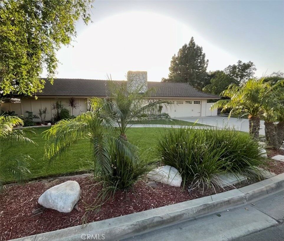 Property Photo:  729 N Westwood Pl  CA 92805 