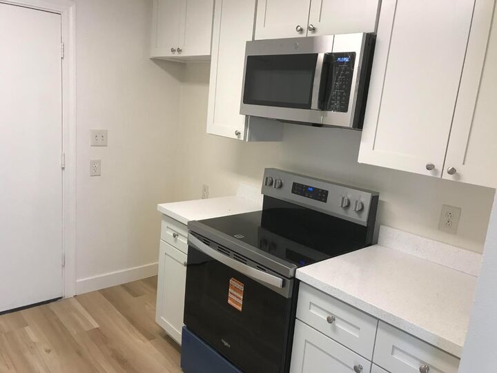 Property Photo:  877 Eleanor Avenue  CA 95815 
