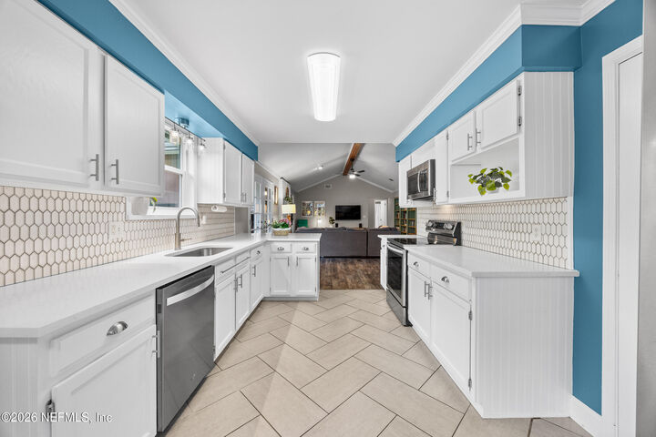 Property Photo:  1683 Rivergate Trail  FL 32223 