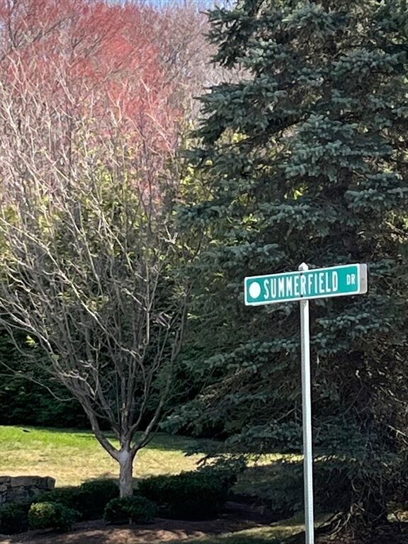 Property Photo:  12 Summerfield Dr 12  MA 01560 