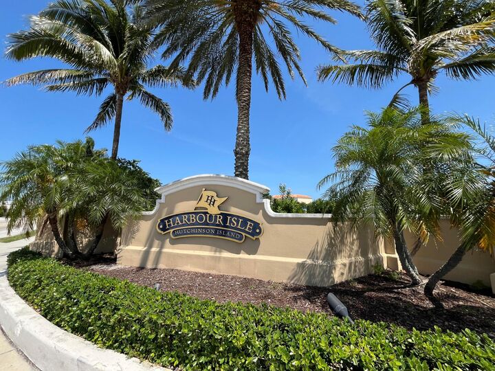 Property Photo:  16 W Harbour Isle Dr Drive W 106  FL 34949 
