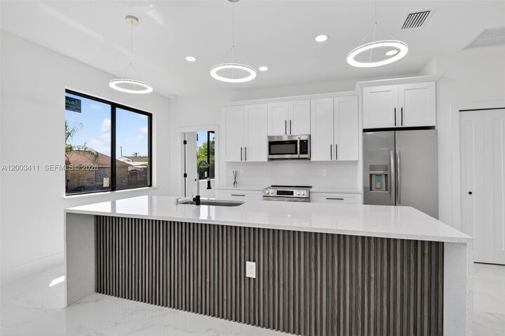 Property Photo:  312 Rand Ave.  FL 33974 