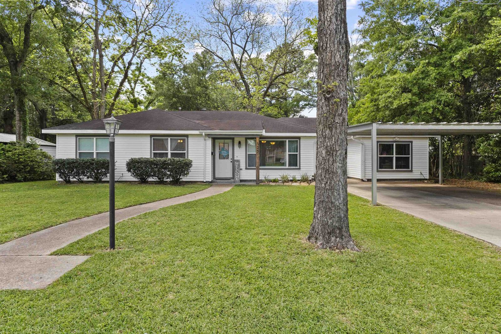 Property Photo:  525 N 10th  TX 77656 