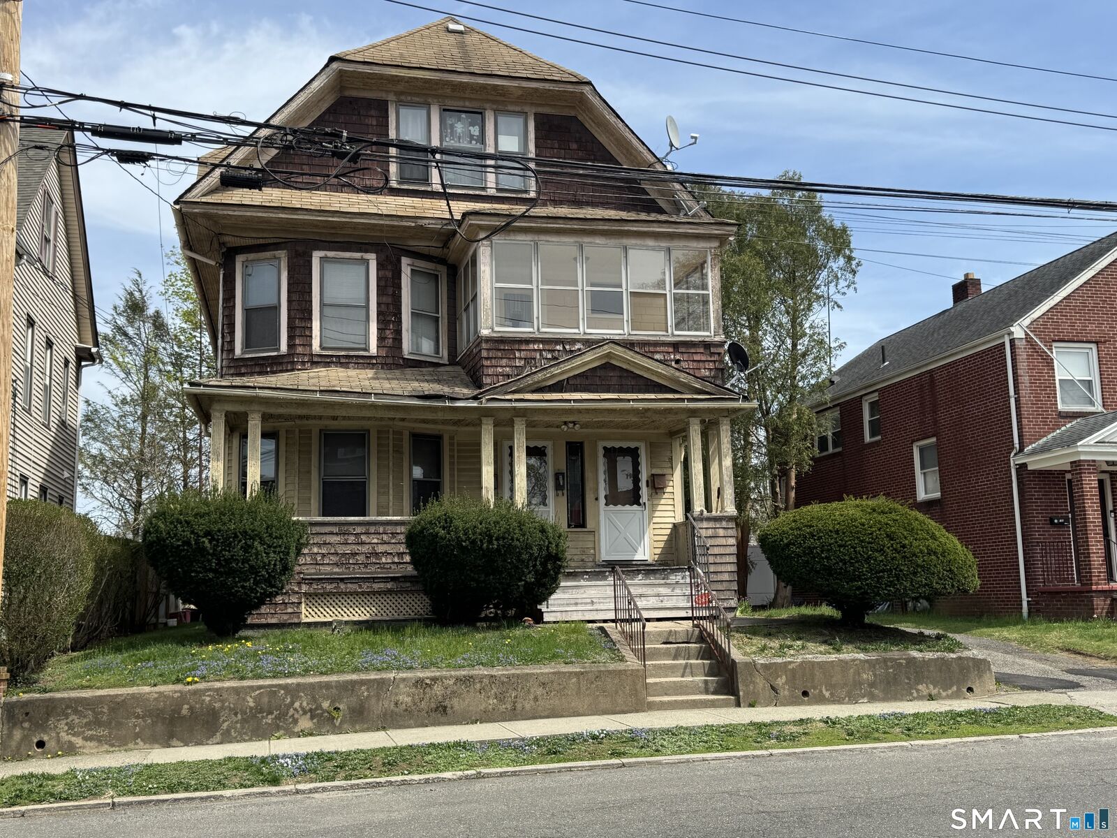 Property Photo:  116 Clover Street  CT 06614 