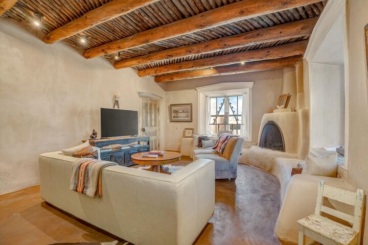 Property Photo:  17 Valerio Road  NM 87557 