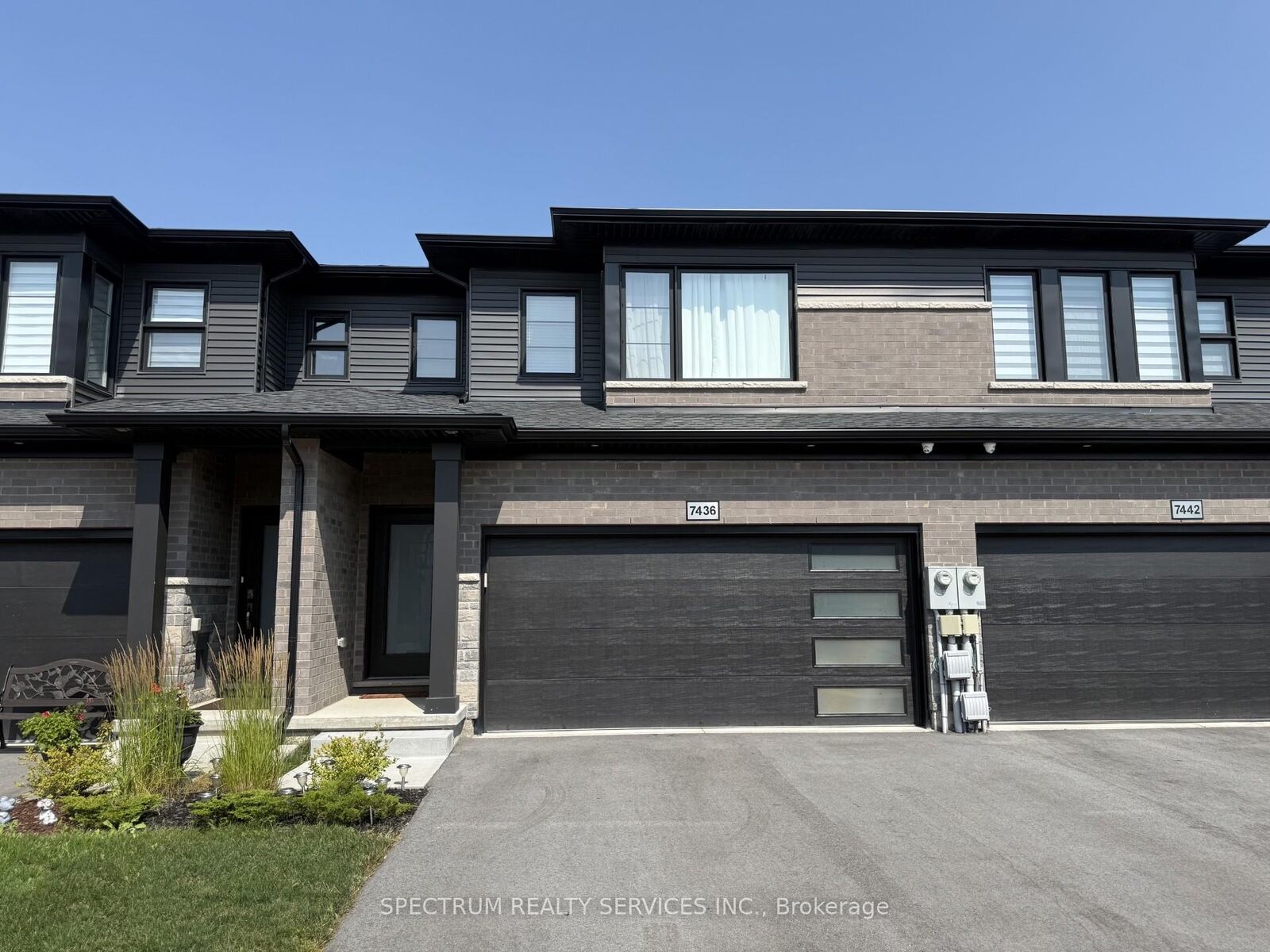 Property Photo: 7436 Matteo Drive ON L2H 3T3