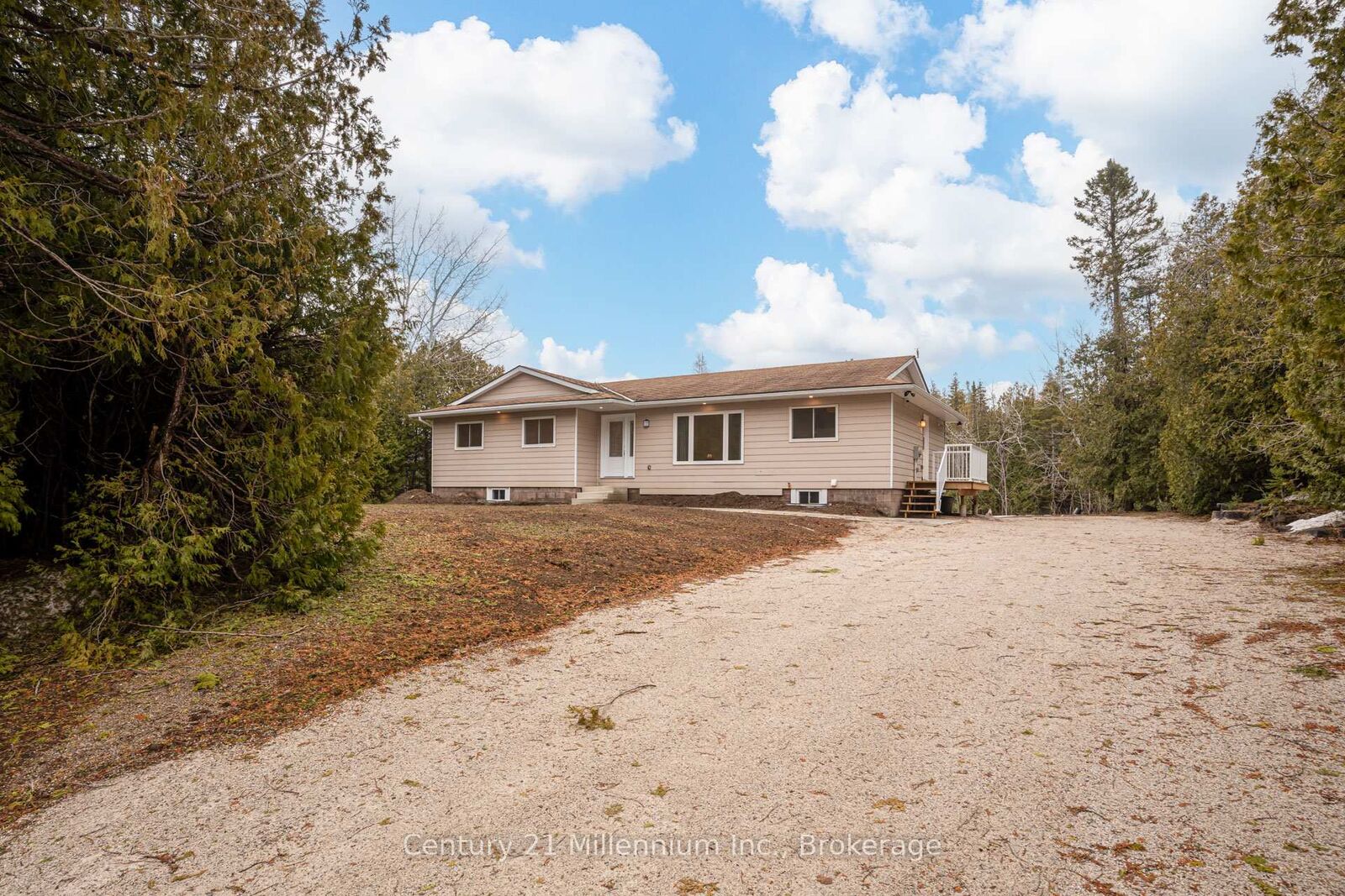 Property Photo:  12 Nicholas Street  ON N0H 2R0 