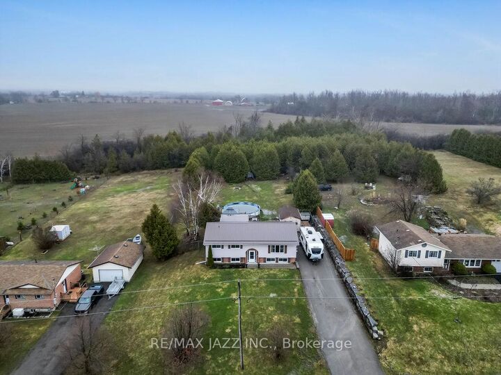 Property Photo: 29 Grandview Drive ON K0L 2W0