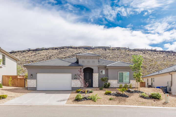 Property Photo:  1418 N Rustico Dr  UT 84780 