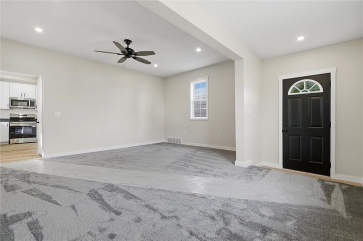 Property Photo:  434 Lloyd Avenue  PA 15650 