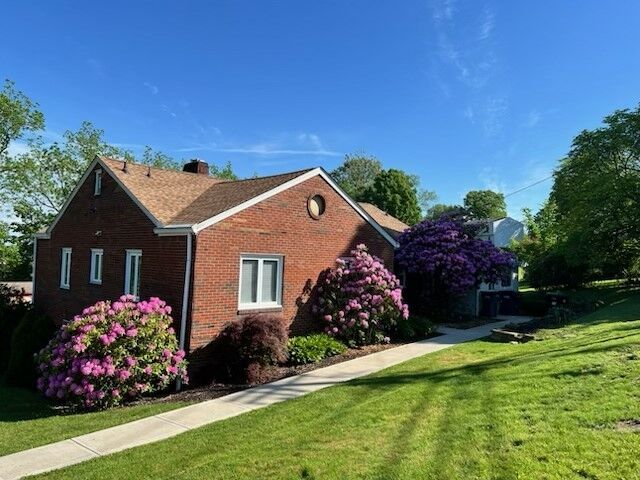 Property Photo:  1326 Lesnett Road  PA 15241 