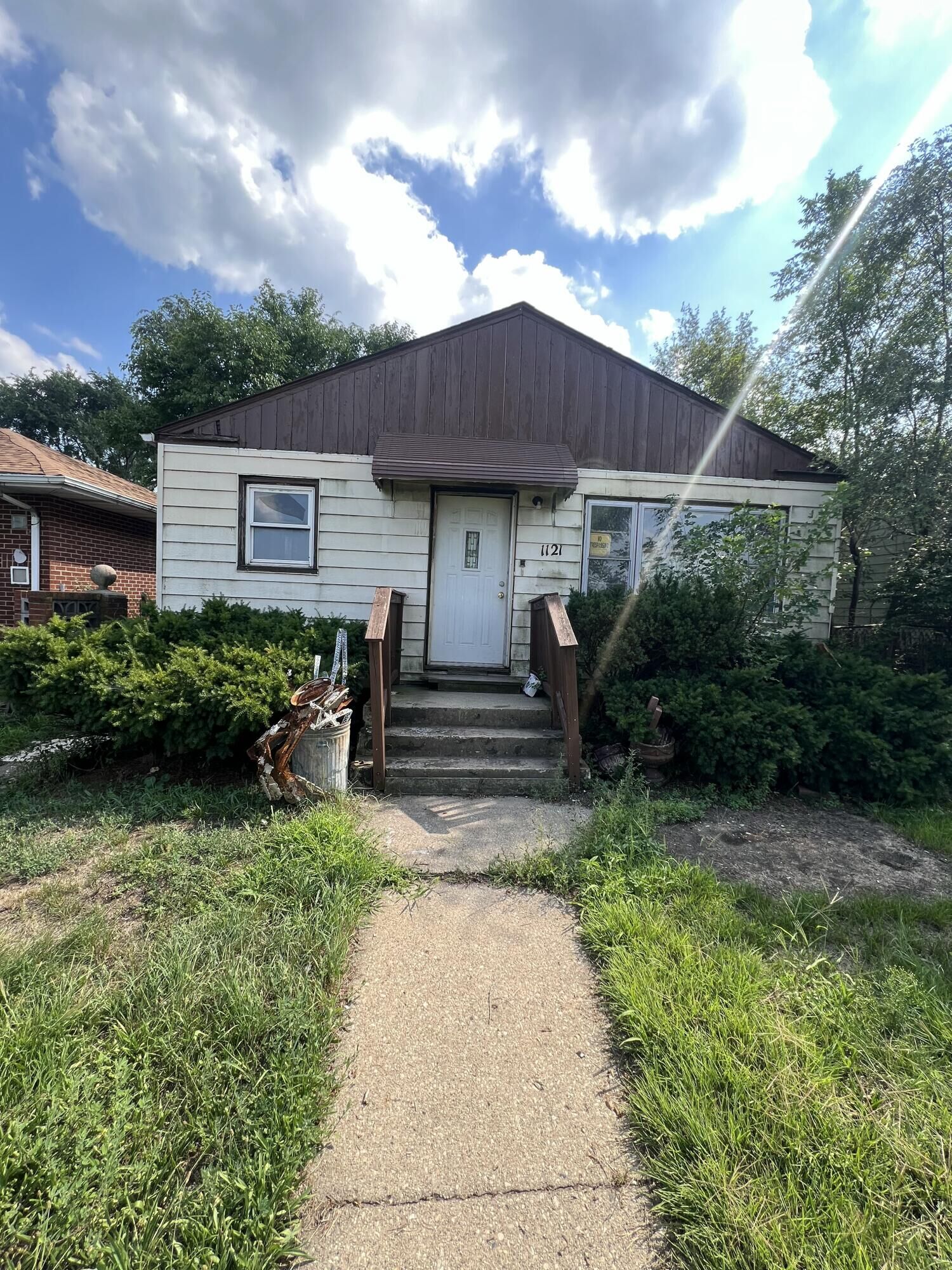 Property Photo:  1121 E 19th Avenue  IN 46407 