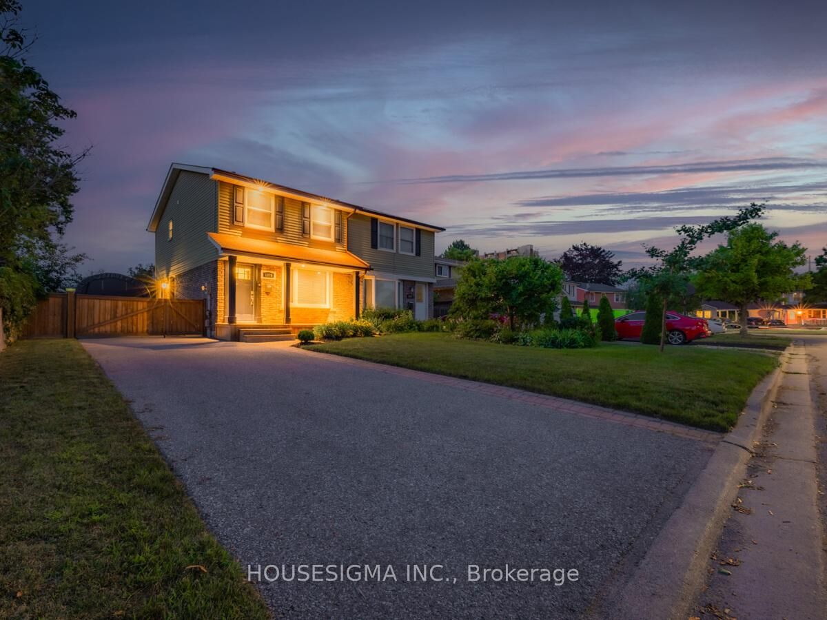 Property Photo:  1379 Orlando Court  ON L1G 6T8 